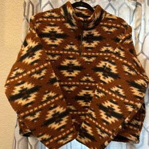 American Eagle cropped three-quarter zip aztec print Sherpa. Size L.